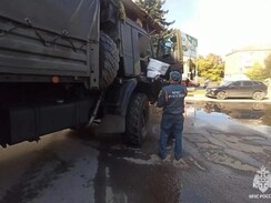 Узловские спасатели вновь поддержали бойцов ДНР: сапоги, продовольствие и стройматериалы