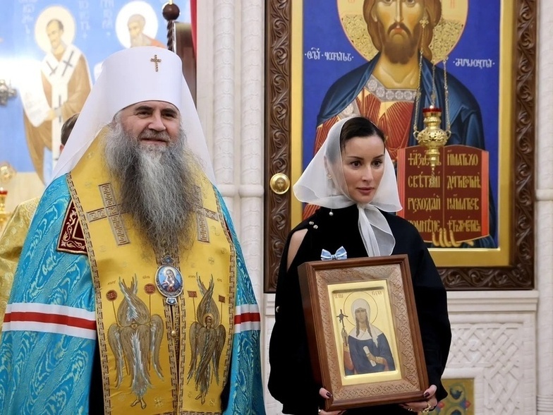 Тина Канделаки удостоена церковного ордена в храме Святой Нины в Нижнем Новгороде